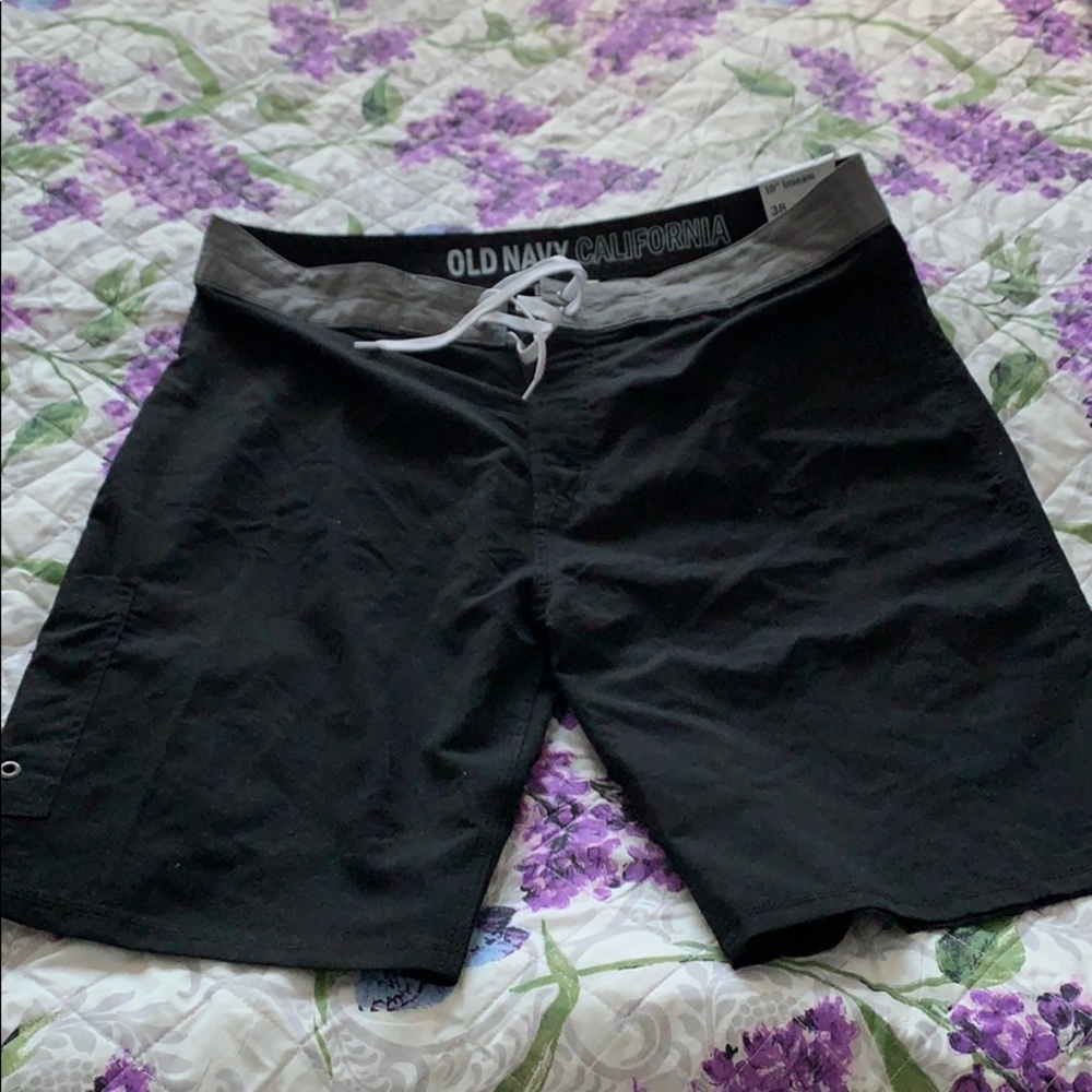Men’s old navy at the knee board shorts